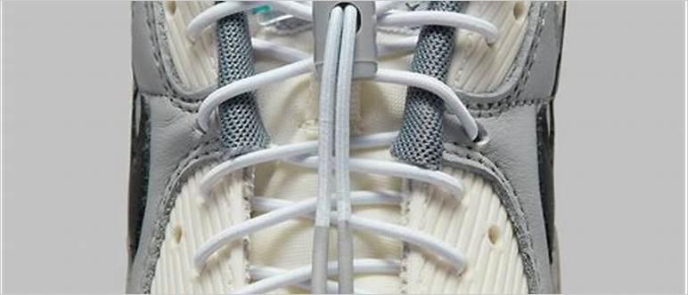 Nike toggle lace